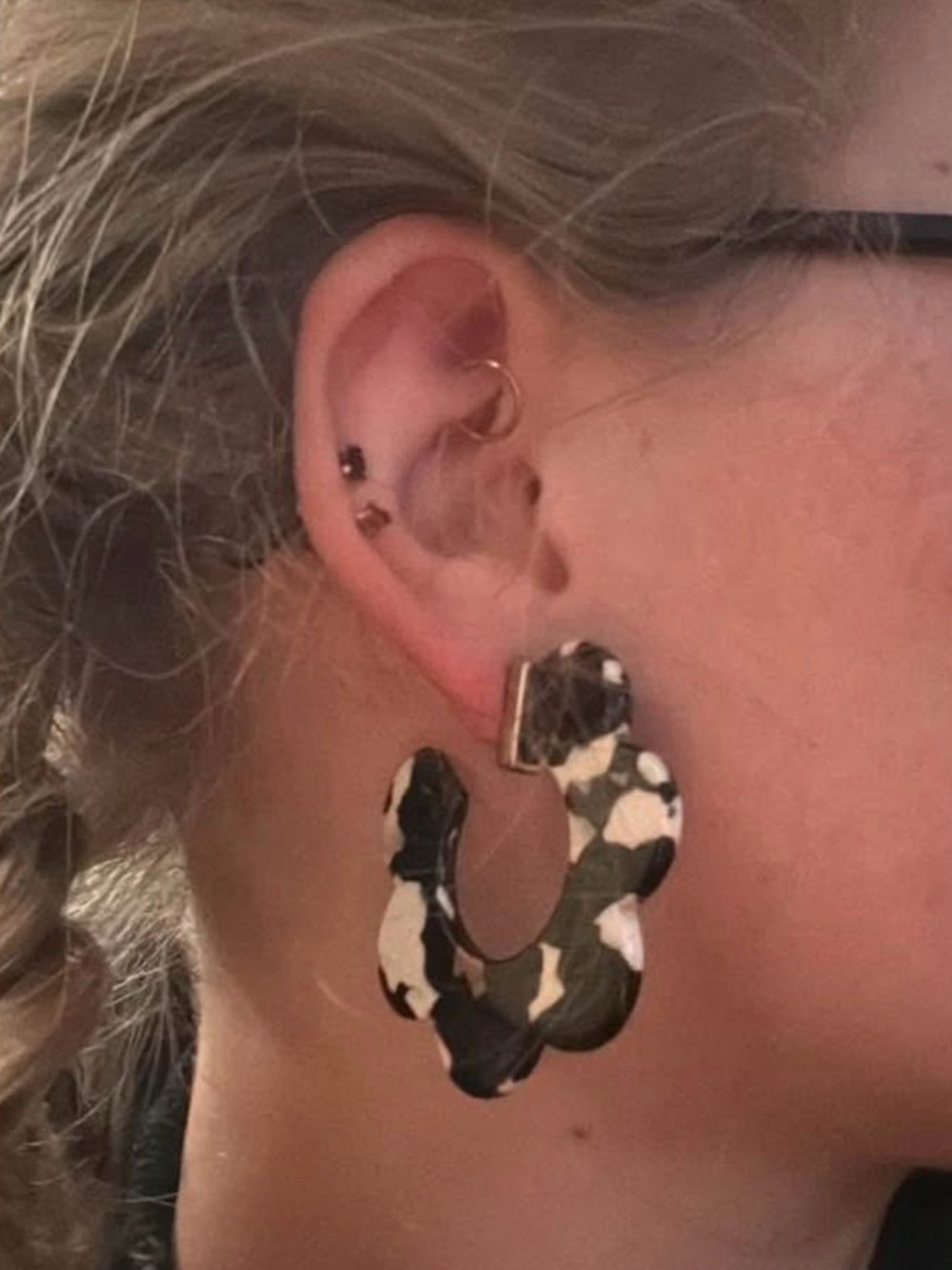 Marbled black and white earrings